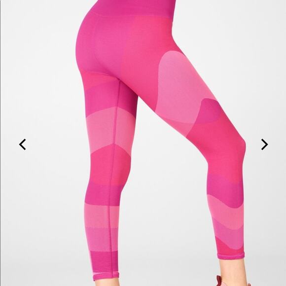 Fabletics Pink High-Waisted Seamless Colorblock Capri - Picture 5 of 6